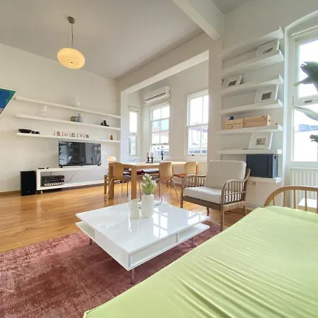 Distinguished Flat Near Istiklal