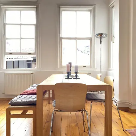 Apartment Distinguished Flat Near Istiklal
