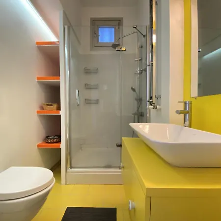 Distinguished Flat Near Istiklal Apartment
